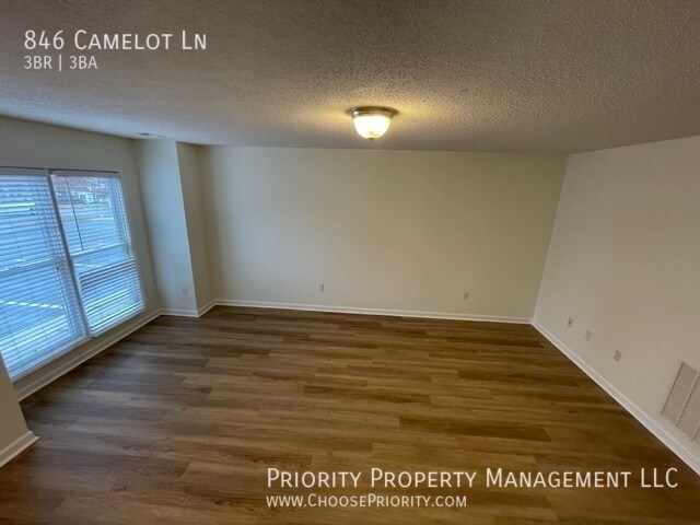 Foto del edificio - Immaculate 3 bedroom townhome
