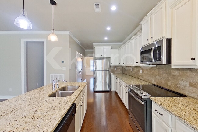 Building Photo - 274 Sunnyview Dr