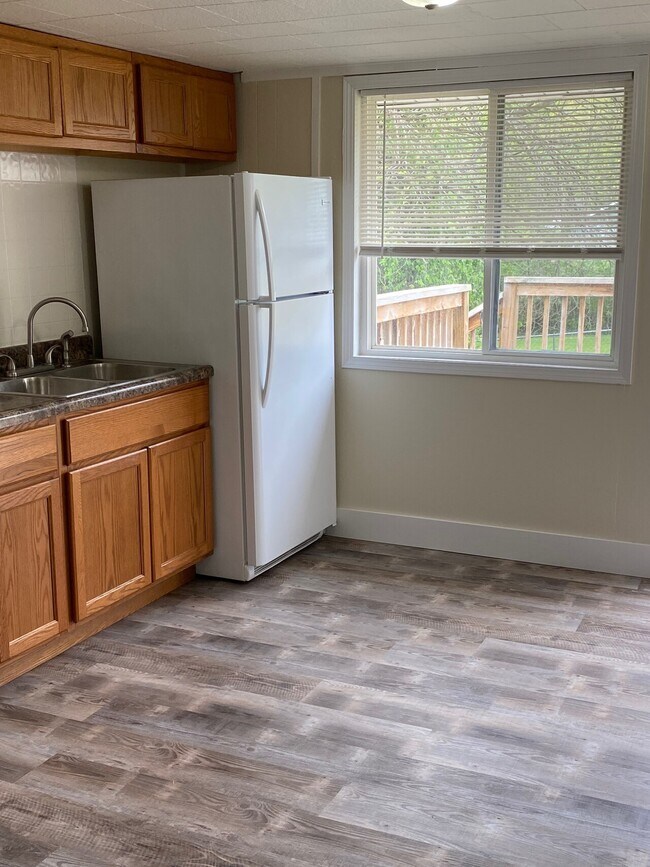 Building Photo - Watts Duplex