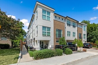 Building Photo - 6319 Richmond Ave