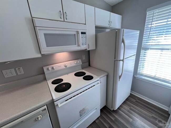 Building Photo - 8157 Heirloom Dr
