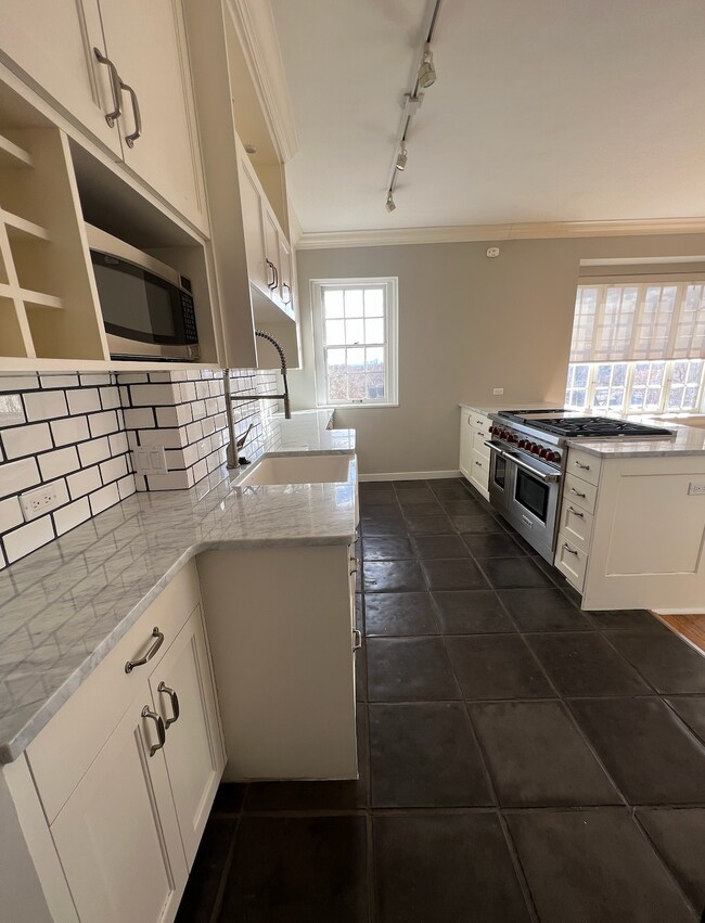 Building Photo - 99 S Downing St