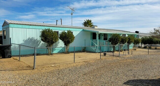 Foto del edificio - 26545 Grandview W Dr