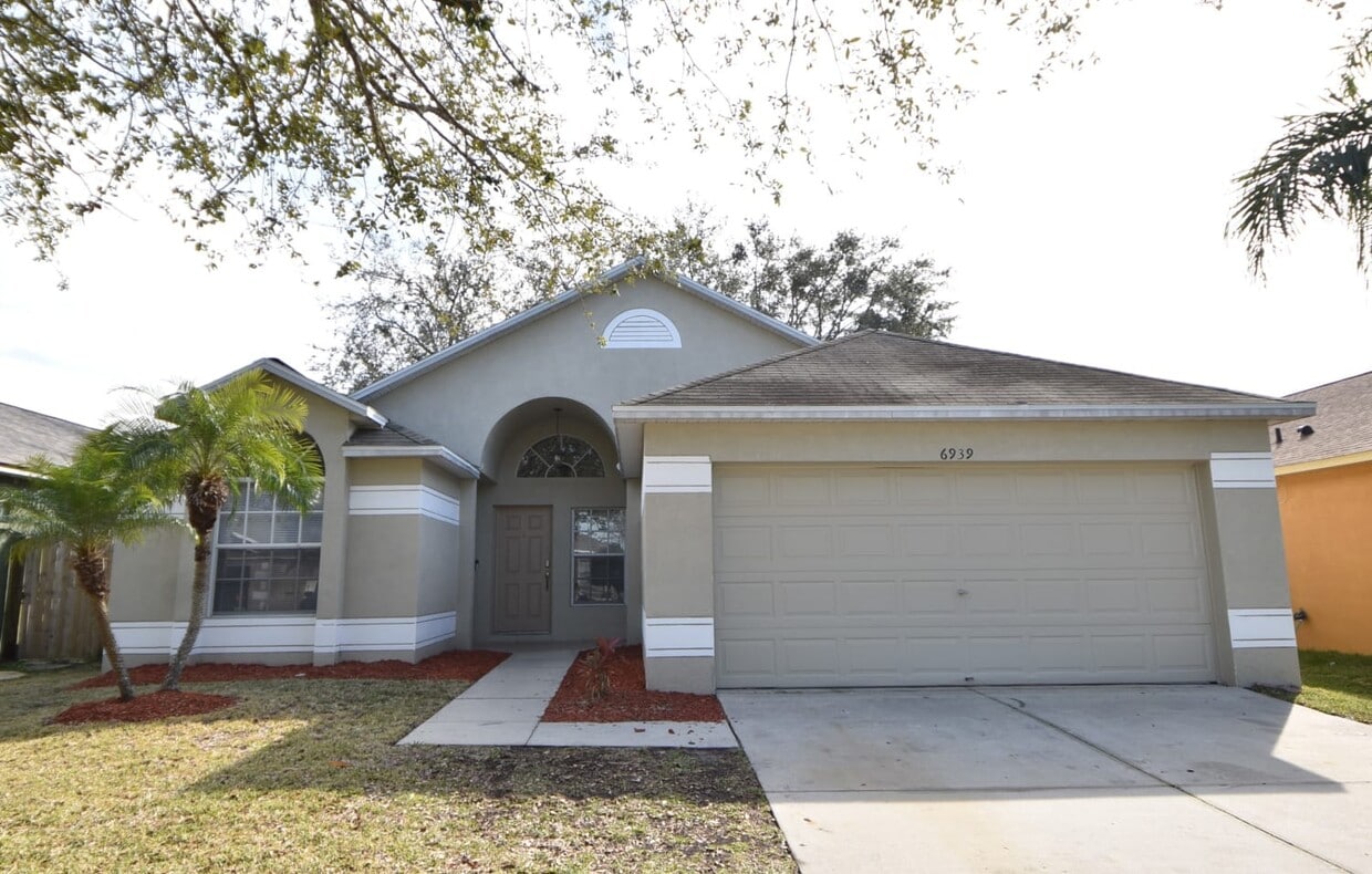 Primary Photo - 6939 Crown Lake Dr