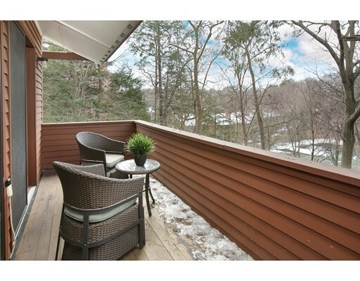 Building Photo - 241 Perkins St