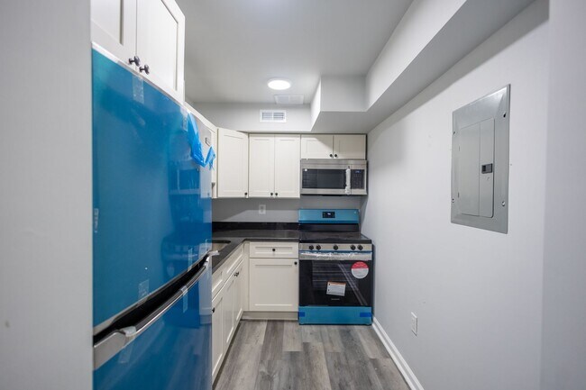 Foto del edificio - Amazing 3 BR/1 BA Apartment in Anacostia with 1 month free rent and 1 year of free parking!