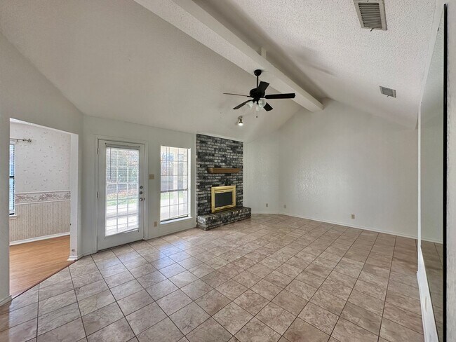 Foto del edificio - Viewable Now!  Small Pets Accepted!