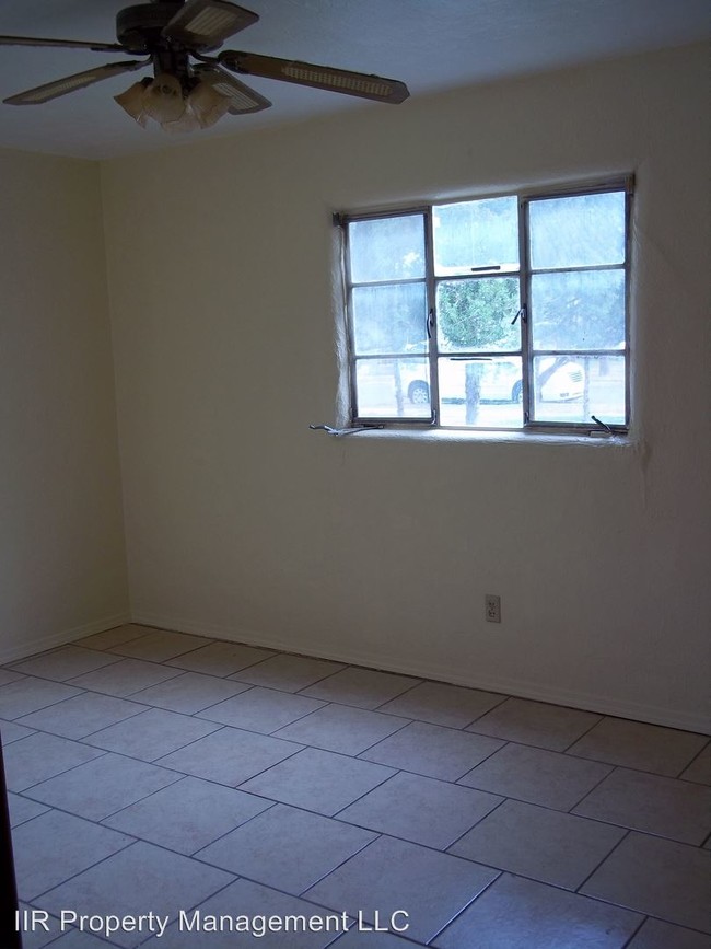 Building Photo - 3 br, 2 bath House - 404 S. Hemlock Ave