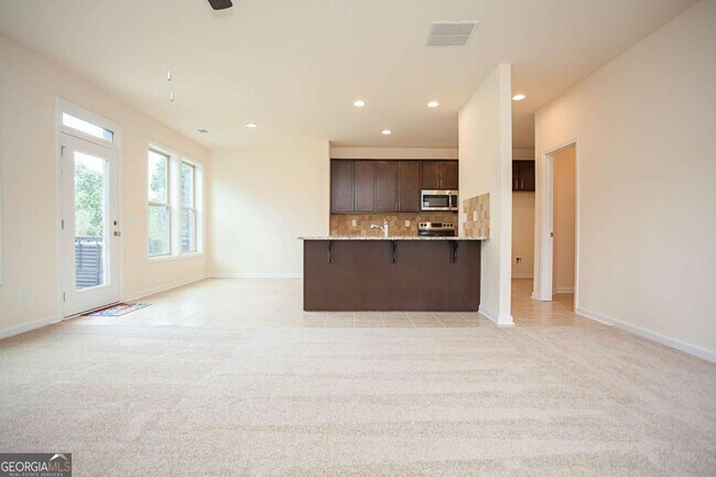 Foto del edificio - 4375 Almanor Cir