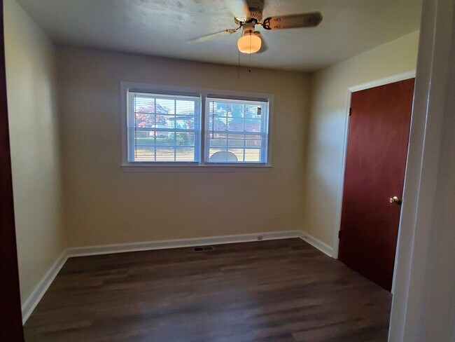 Building Photo - 7314 Hyannis Dr