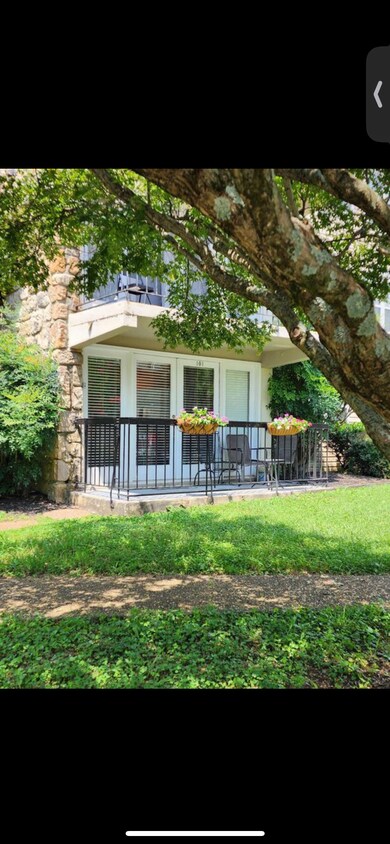 Foto principal - 2749 Sullins St