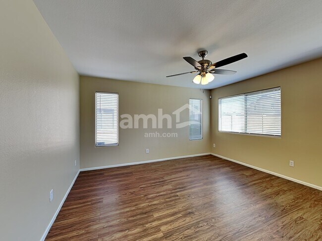 Foto del edificio - 8711 S 50th Ln