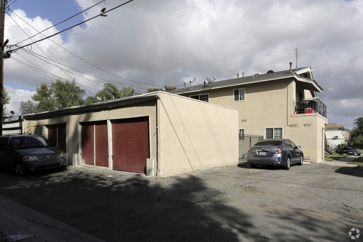 Building Photo - 2325 Angela St
