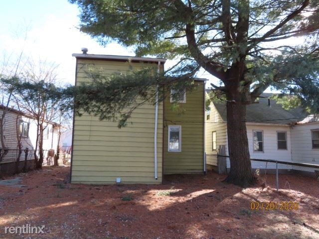 Building Photo - 2 br, 1 bath Duplex - 11035 Republic Ave L...