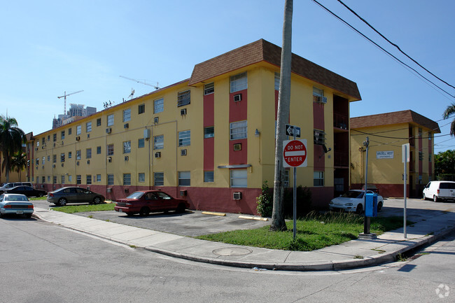 Building Photo - Brickell West Apartments