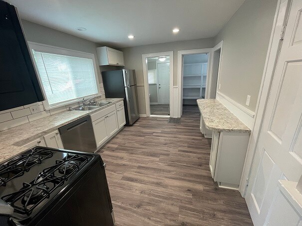 Foto del edificio - 1621 Nagel Ave SW