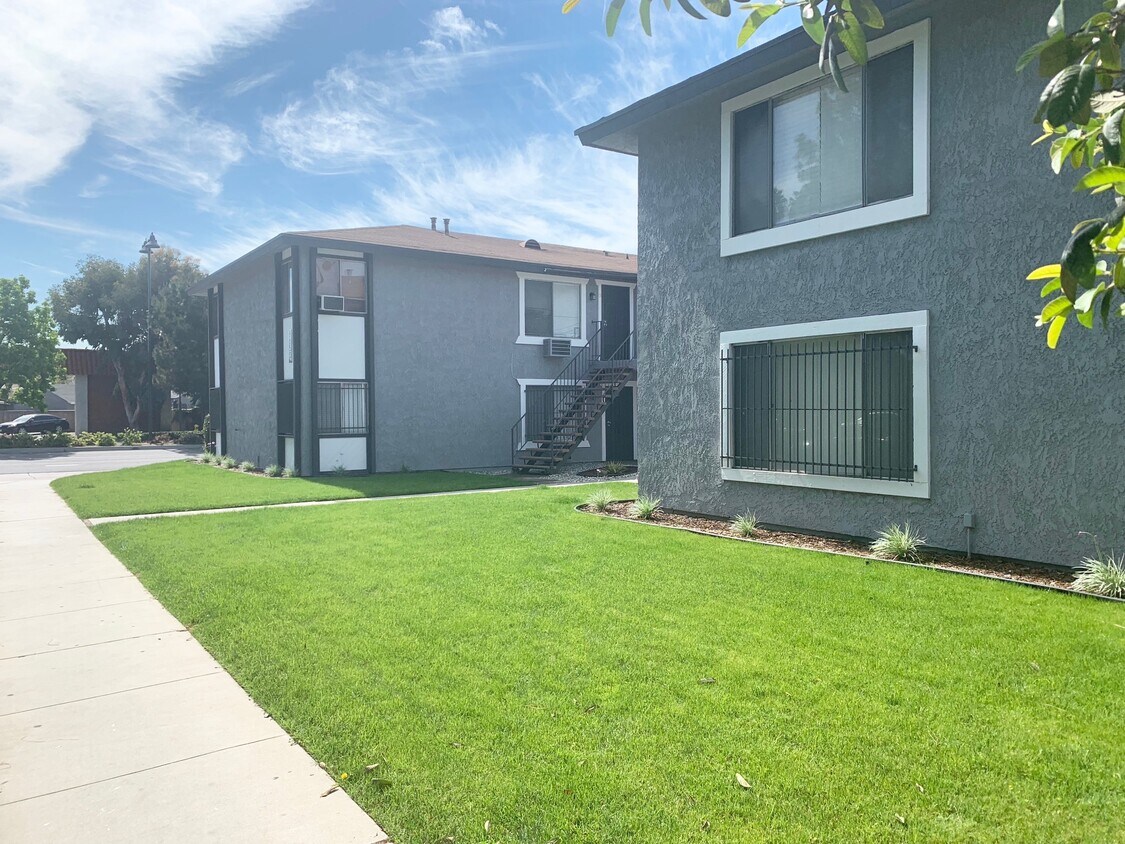 Primary Photo - 8850 Dalen St