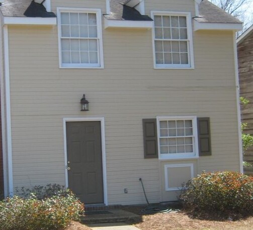 Foto principal - 42 Northtown Rd