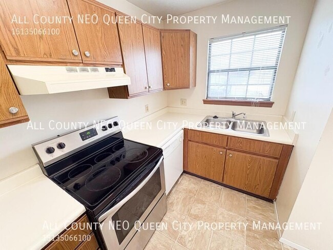 Building Photo - 2745 Brookshire Ln