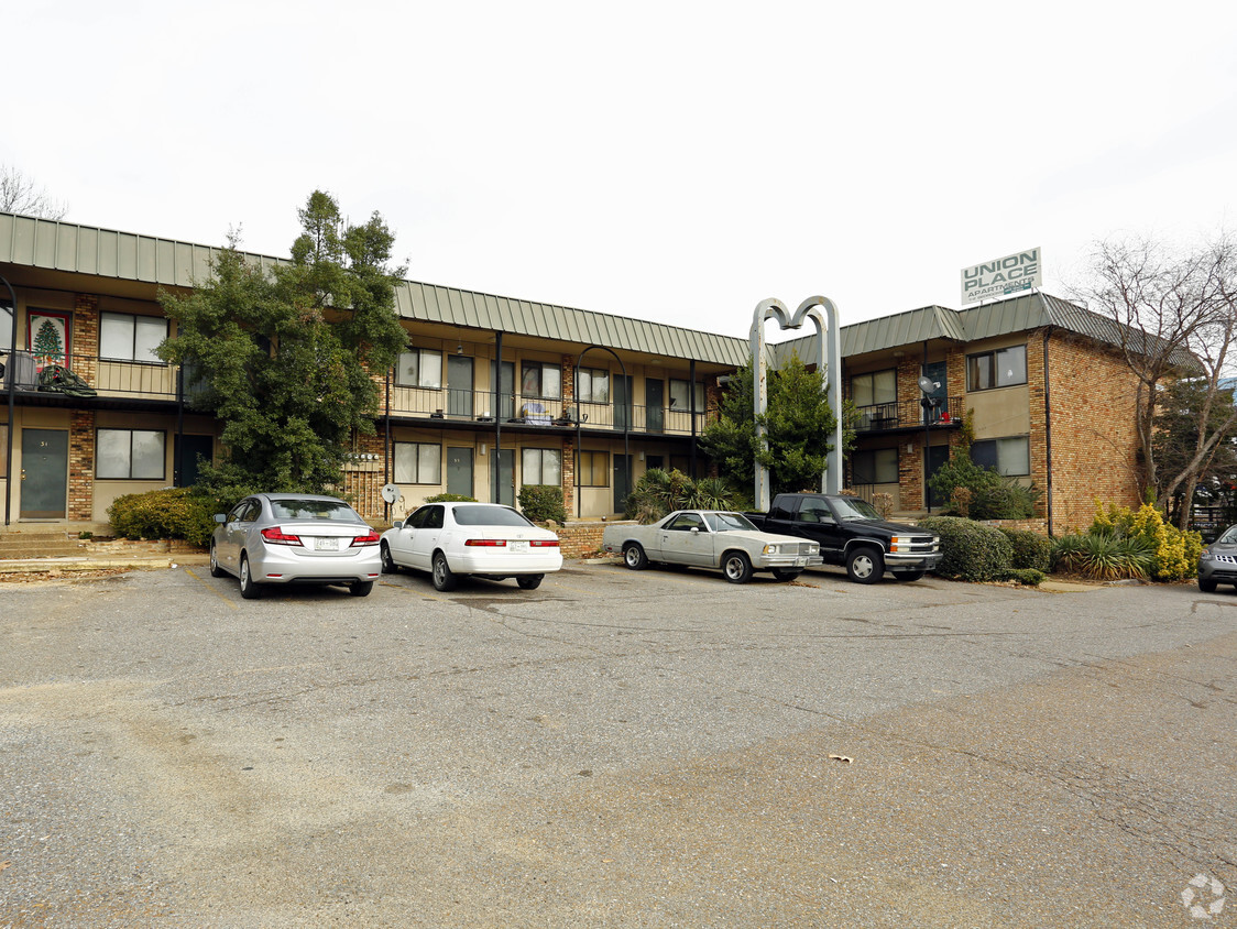 Building Photo - The Union Place Apartments