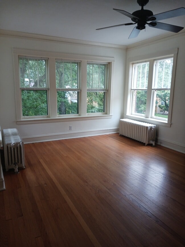 Foto del edificio - 5727 N Washtenaw Ave