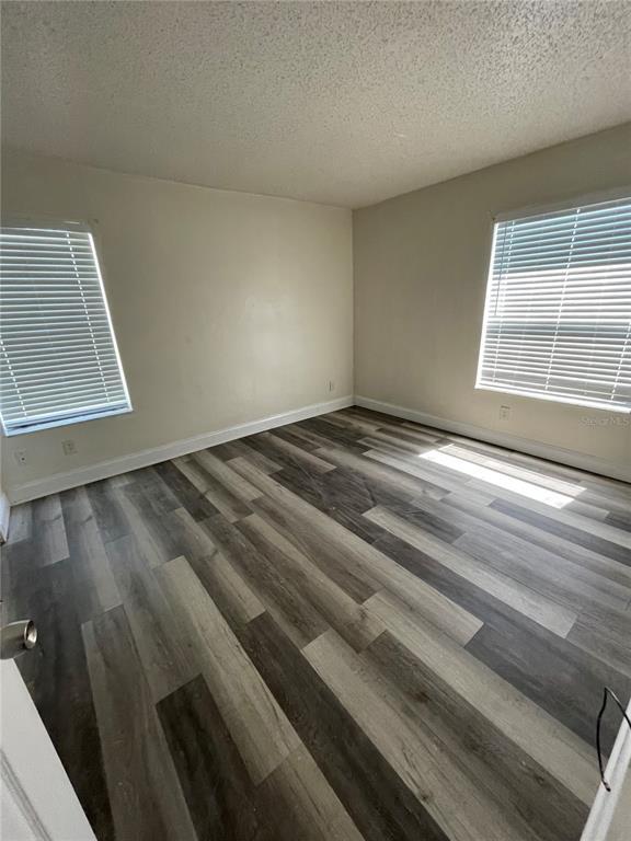 Foto del edificio - 2201 Cascades Blvd