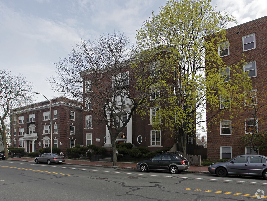 Building Photo - Cambridge Commons