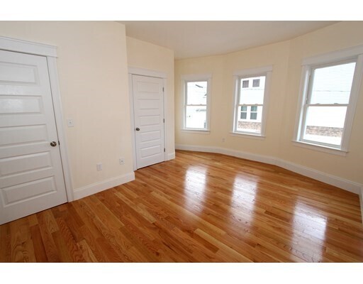 Foto del edificio - 8 Roach St