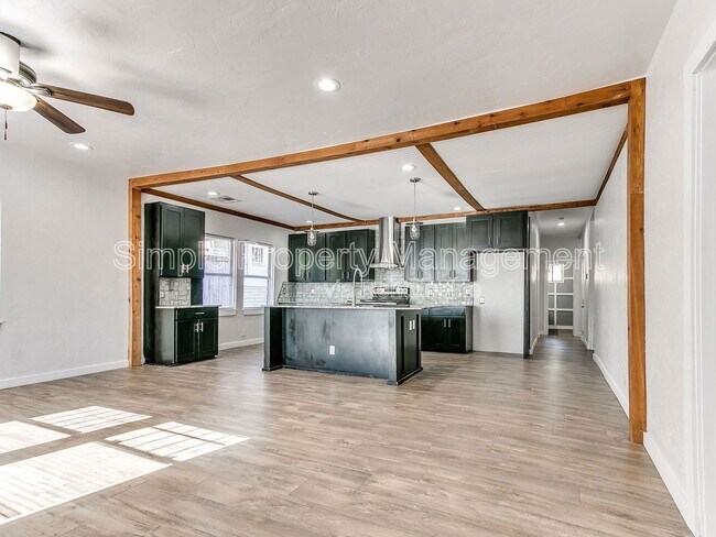 Photo - 2605 N Robinson Ave House