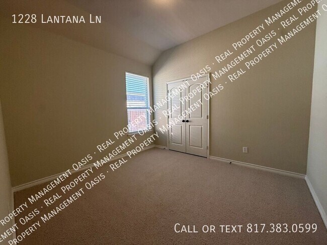 Foto del edificio - 1228 Lantana Ln