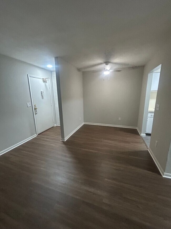 Foto del edificio - Affordable 1 Bedroom Condominium at Orchard Trace