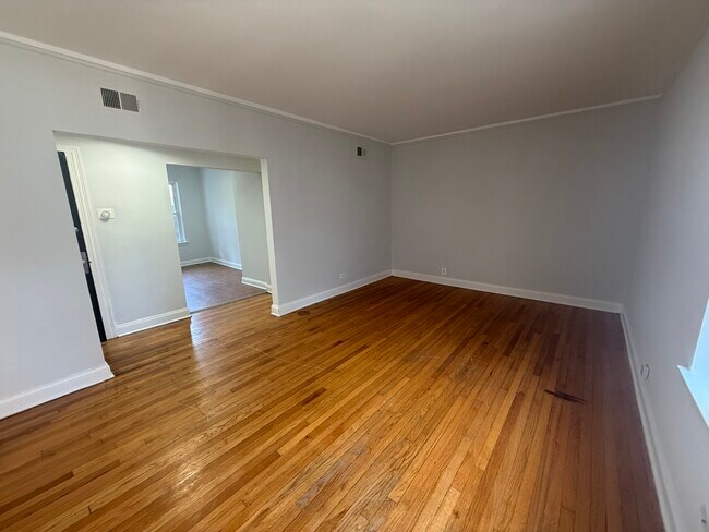 Foto del edificio - 7346 N Damen Ave