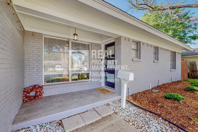 Building Photo - 3 Bedroom Single-Story Home available For ...