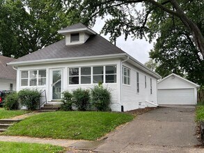 Building Photo - 3116 E 7th St