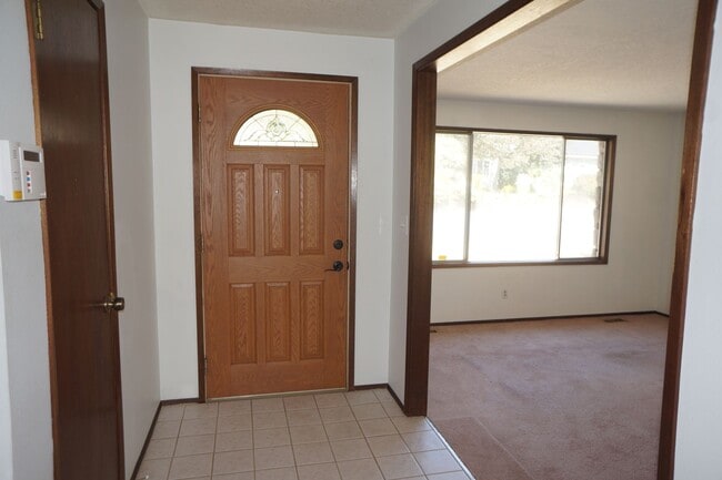 Foto del edificio - 6404 SE Furnberg St