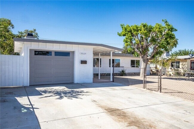 Building Photo - 38466 Sumac Ave