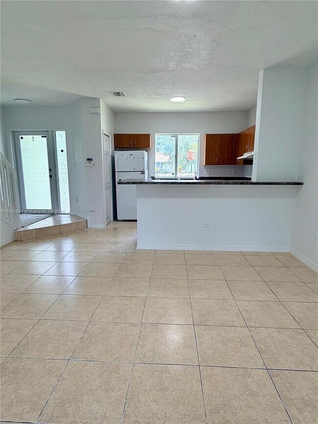Foto del edificio - 20421 NW 15th Ave