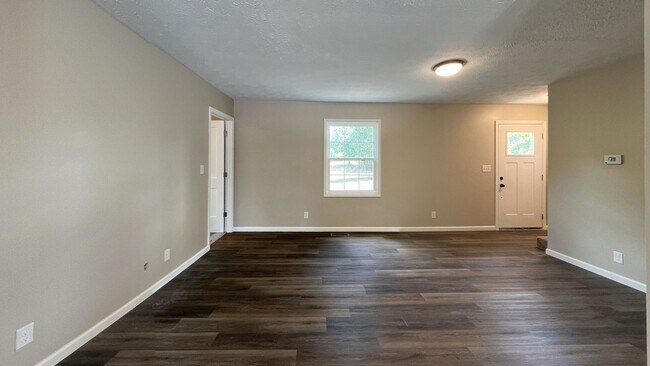 Building Photo - 11472 US-62