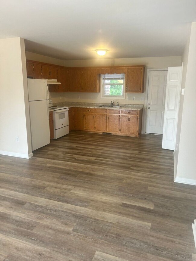 4780 Grassy Creek Rd, Denver, NC 28037 Townhome Rentals in Denver NC