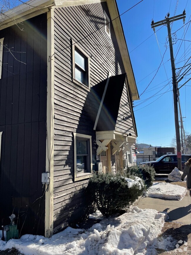 Apartments For Rent in Prompton PA with Hardwood Floors 1 Rentals