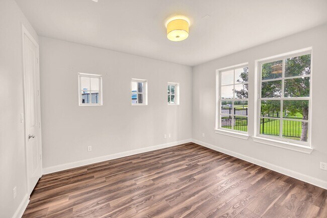 Building Photo - 9644 Knight Rd