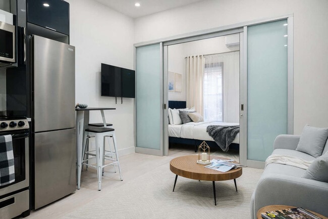 Building Photo - 317 E 78th St