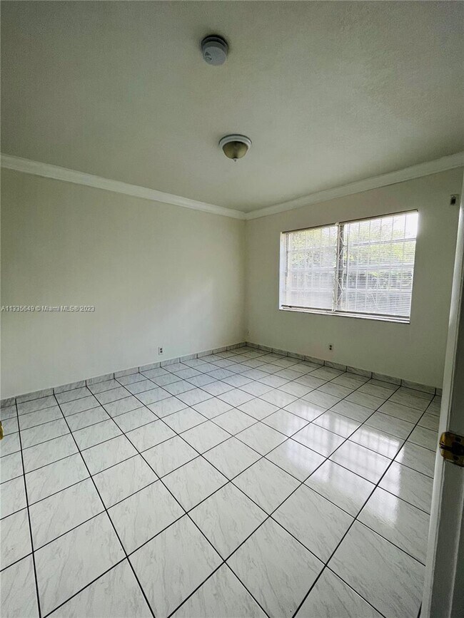 Building Photo - 12811 SW 43rd Dr