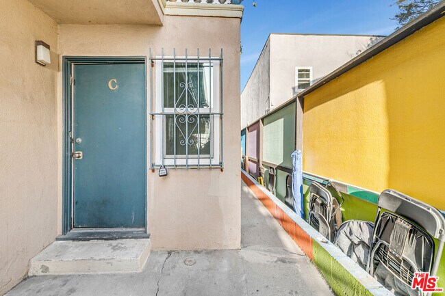 Foto del edificio - 717 Ocean Front Walk