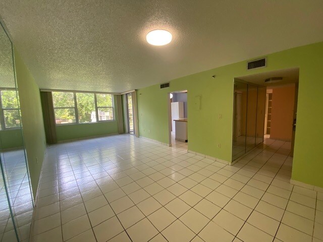 Building Photo - 17890 W Dixie Hwy