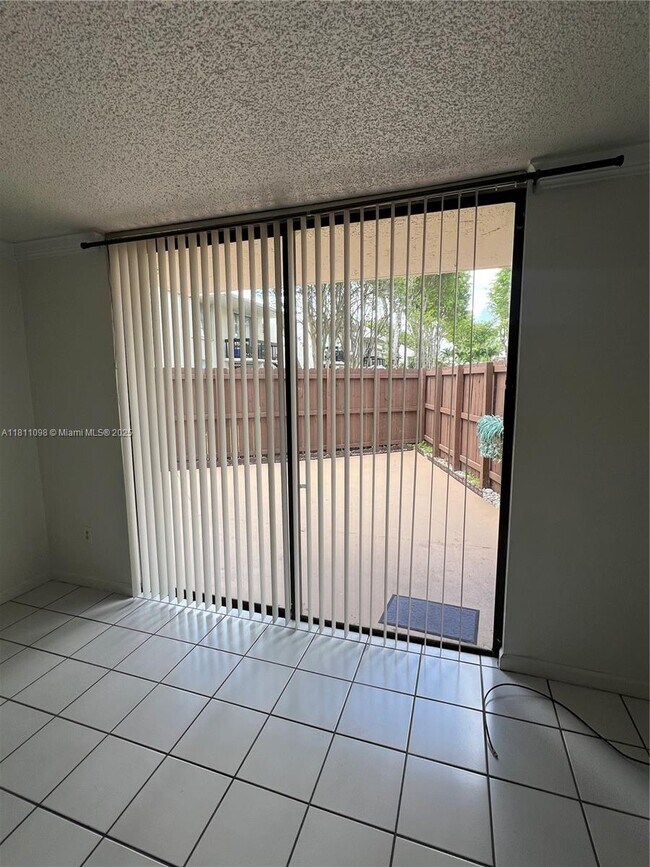 Foto del edificio - 8307 SW 142nd Ave