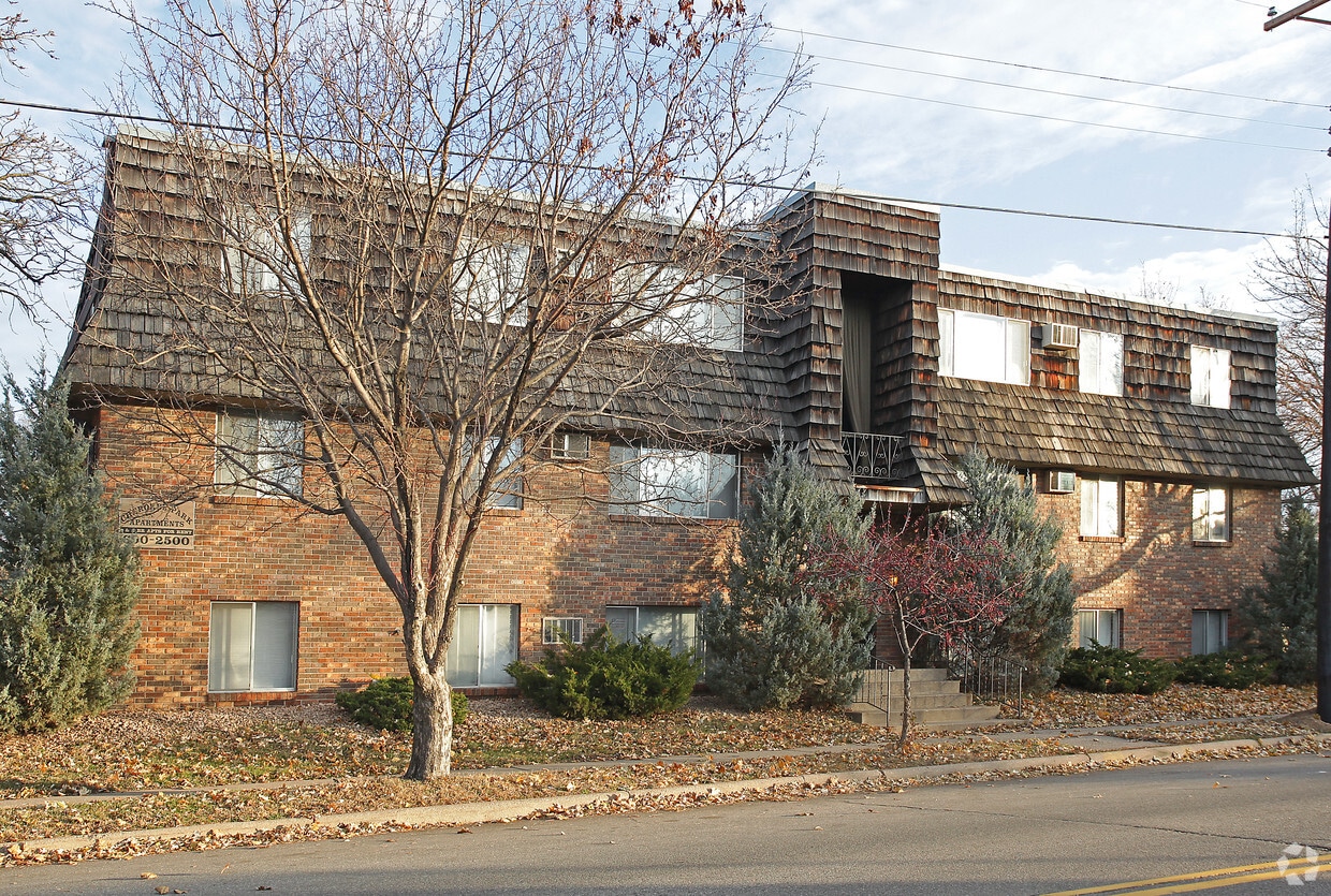 Primary Photo - Cherokee Park Apartments