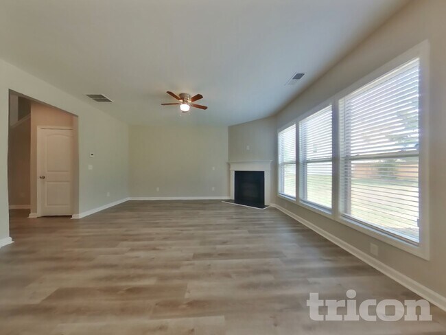 Foto del edificio - 3444 Baylor Cir