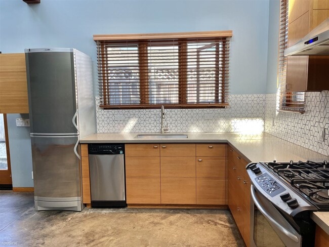 Building Photo - Studio, 1 bath House - 210 Glover St 210 G...