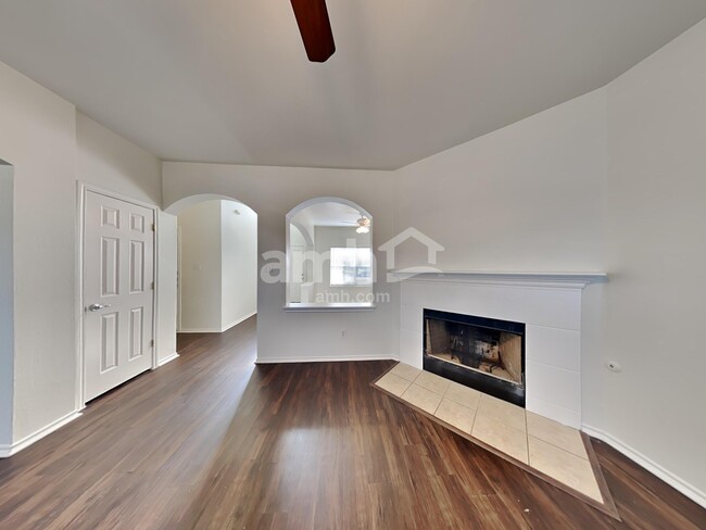 Building Photo - 256 Poplarwood Dr